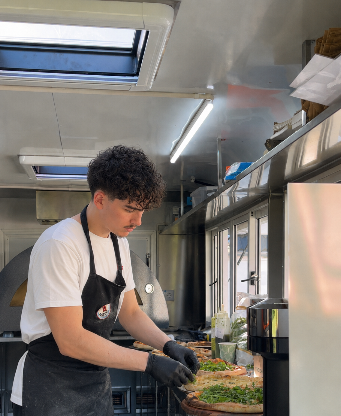Pizzabager med fokus på pizzaerne hos Forni Pizza