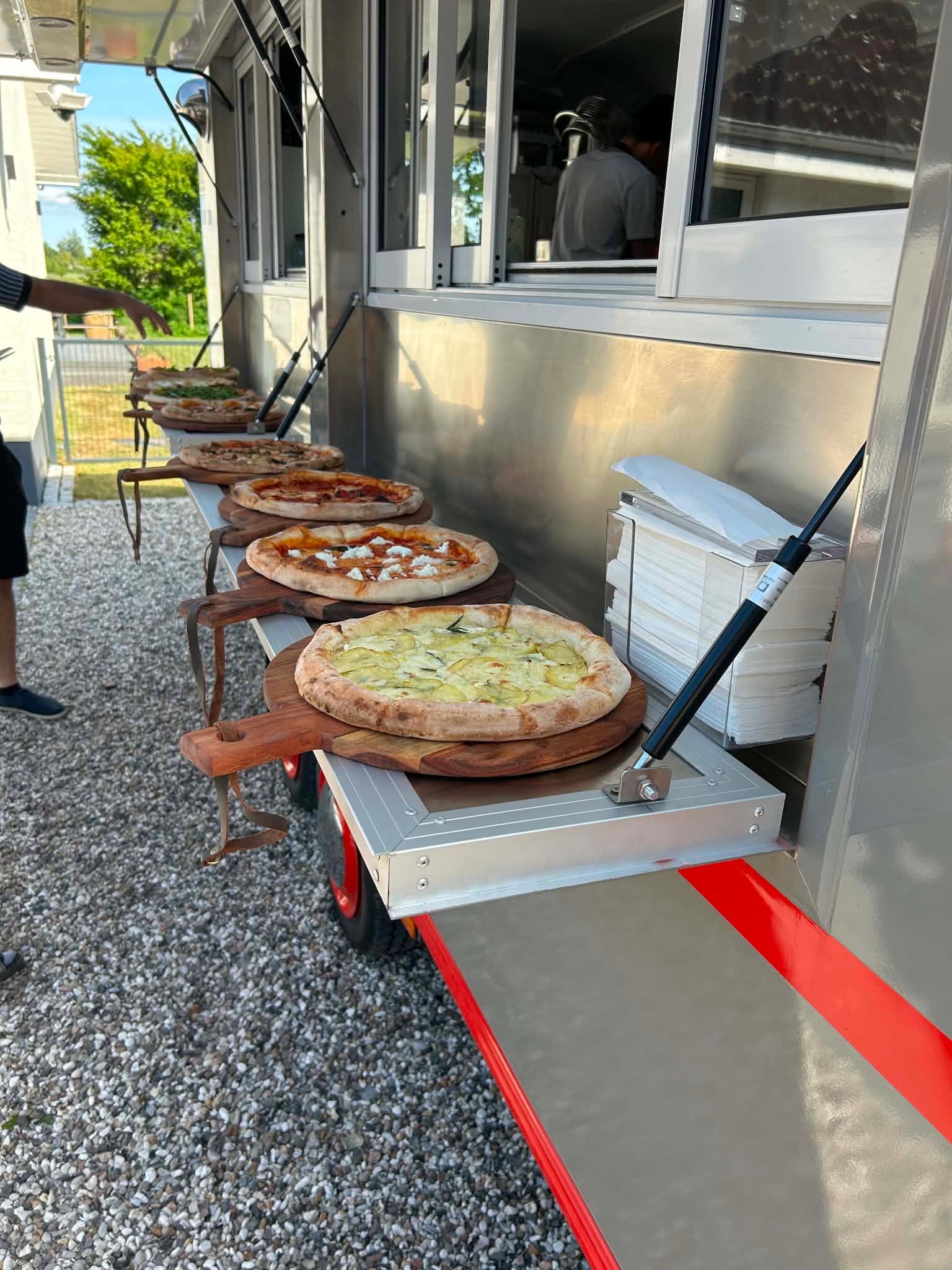 Pizzaer klar til servering fra Forni Pizza